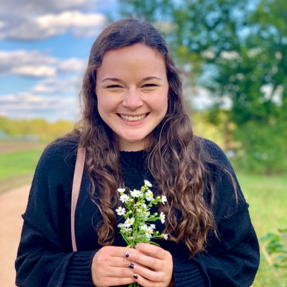 Meet your Posher, Gretchen - Picture 6 of 7